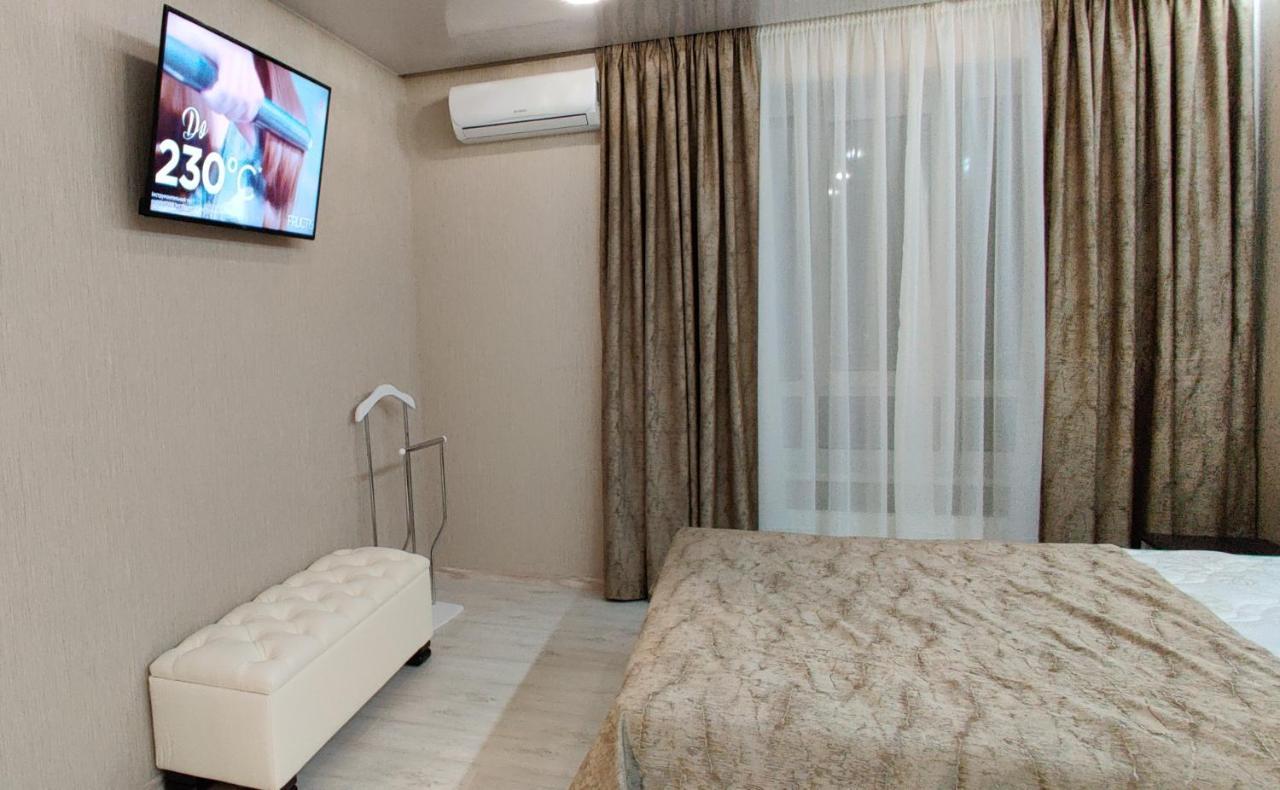 Luxury Apartments Atlant Lutsʼk Esterno foto