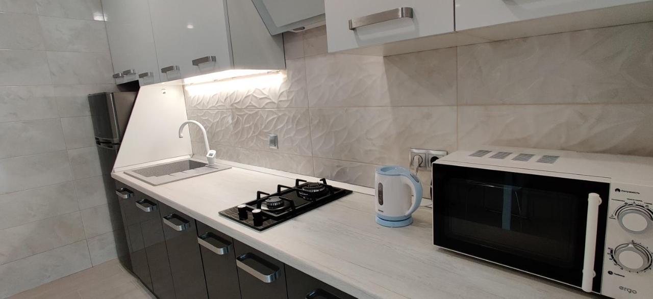 Luxury Apartments Atlant Lutsʼk Esterno foto